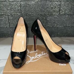 Christian Louboutin Very Privé 120 Peep-Toe Patent Leather Pumps